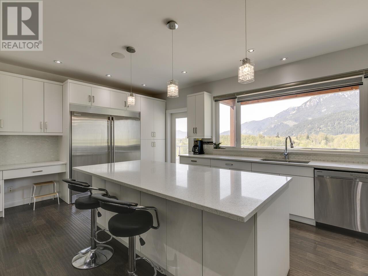 41230 ROCKRIDGE PLACE, Squamish real estate listing R2995971