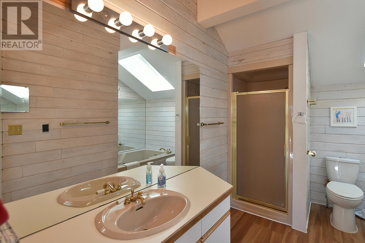 7297 BELLE ROAD, Sechelt