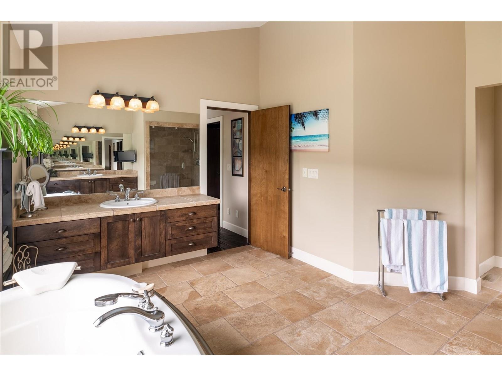  854 Big Rock Court, Kelowna