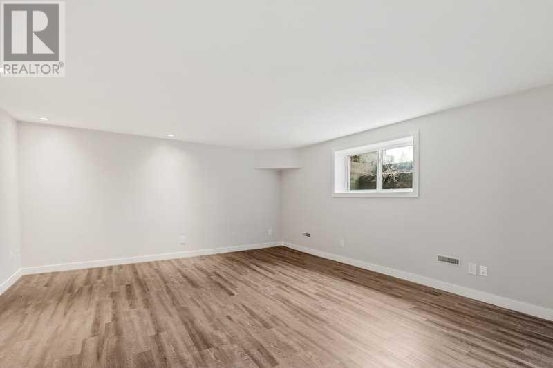 Single Family House Bungalow for Sale in  Grafton Crescent SW Glamorgan Calgary 