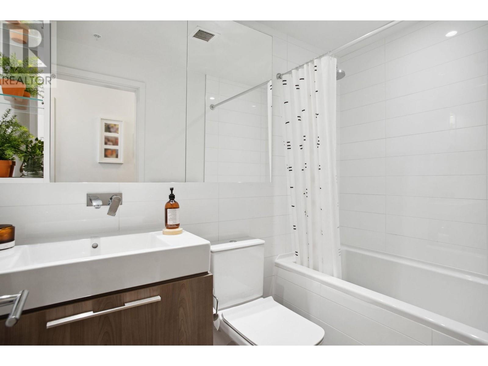2812 1955 ALPHA WAY, Burnaby