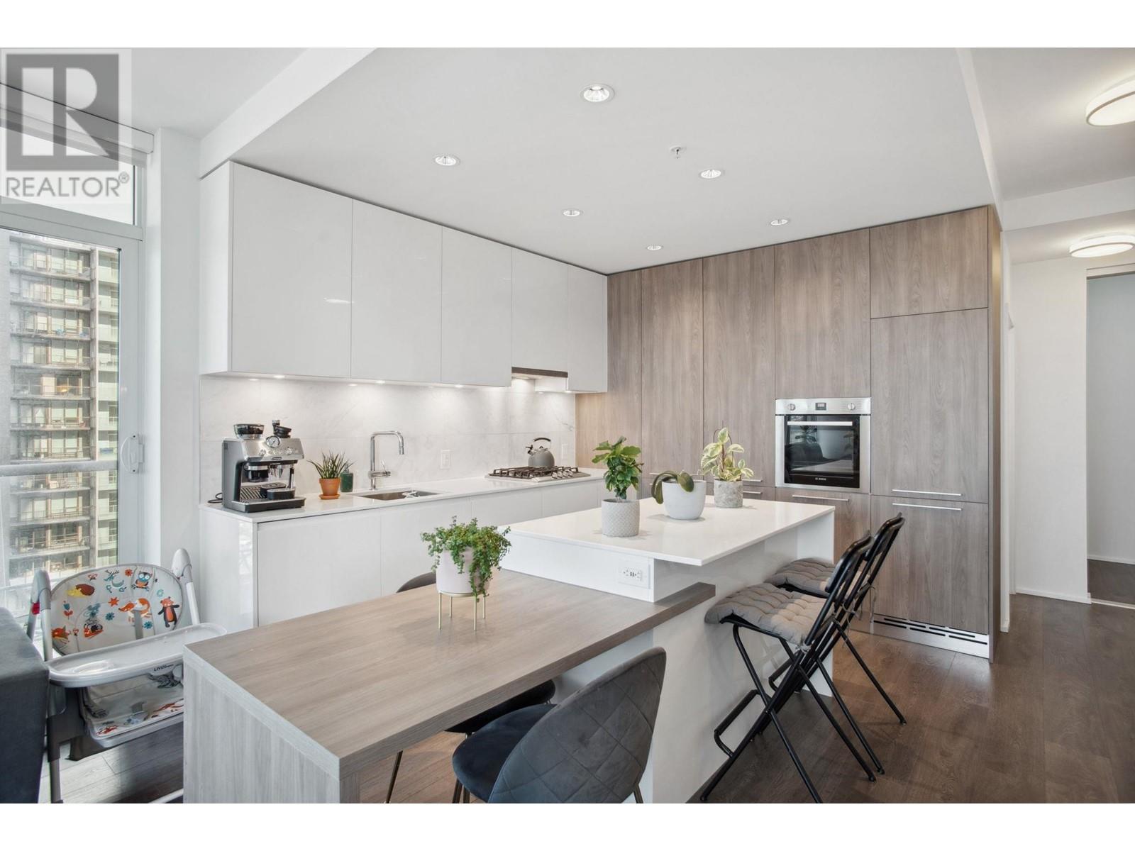 Photo 4 of 2812 1955 Alpha Way, Burnaby BC
