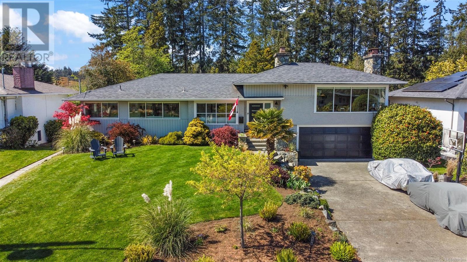 3640 Crestview Road, Oak Bay