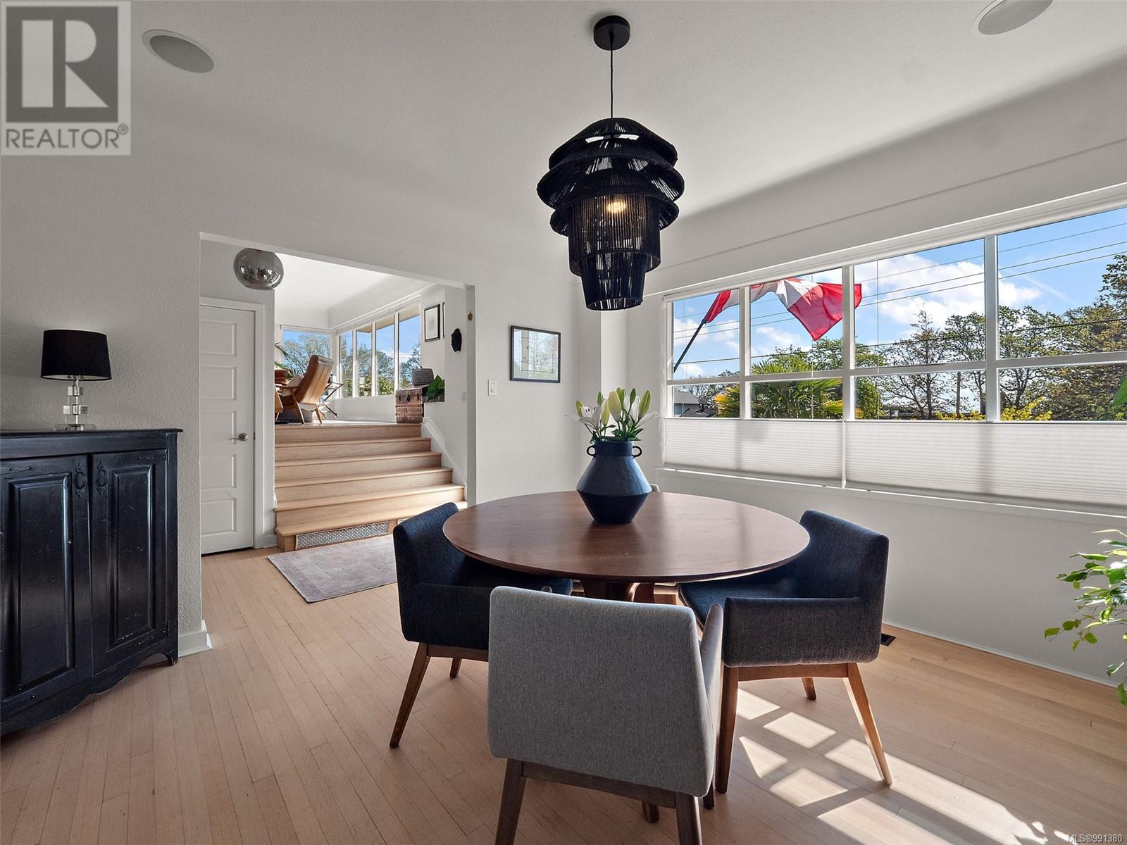Photo 29 of 3640 Crestview Rd, Oak Bay BC