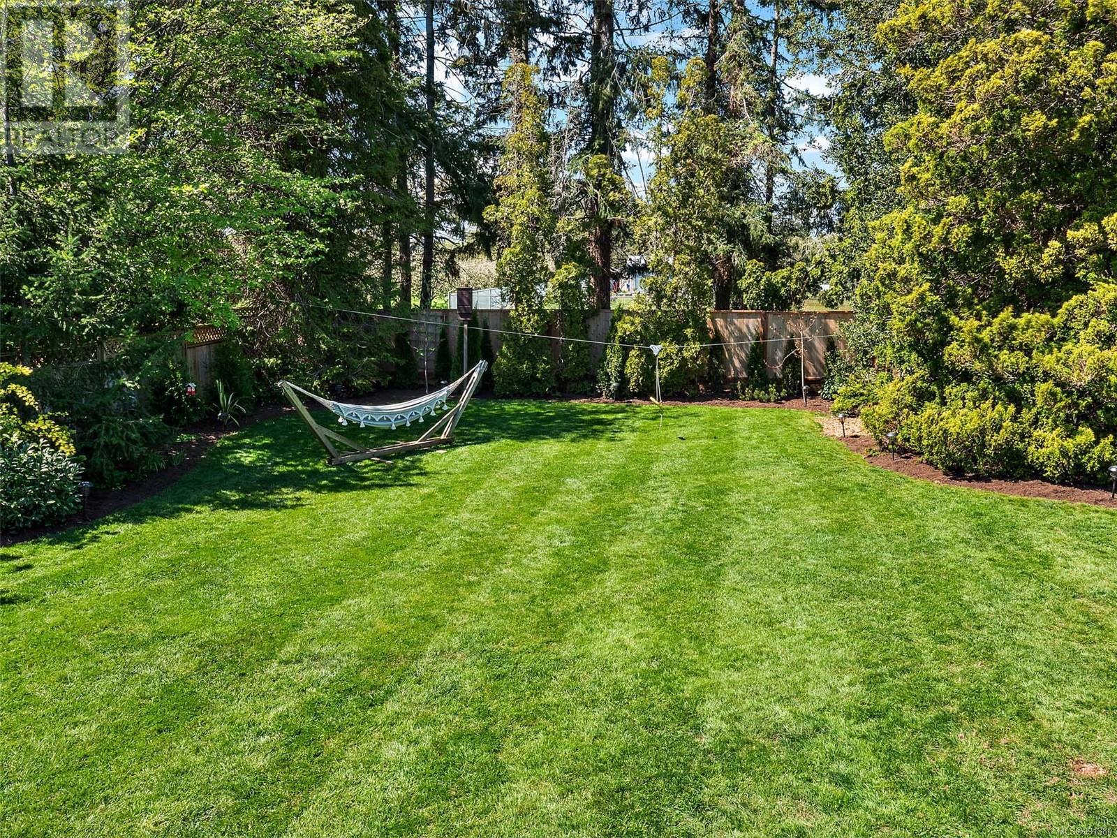 Photo 41 of 3640 Crestview Rd, Oak Bay BC