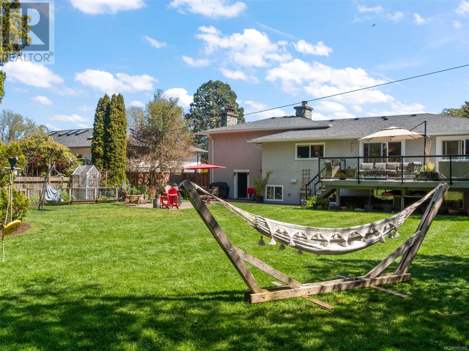 Photo 57 of 3640 Crestview Rd, Oak Bay BC