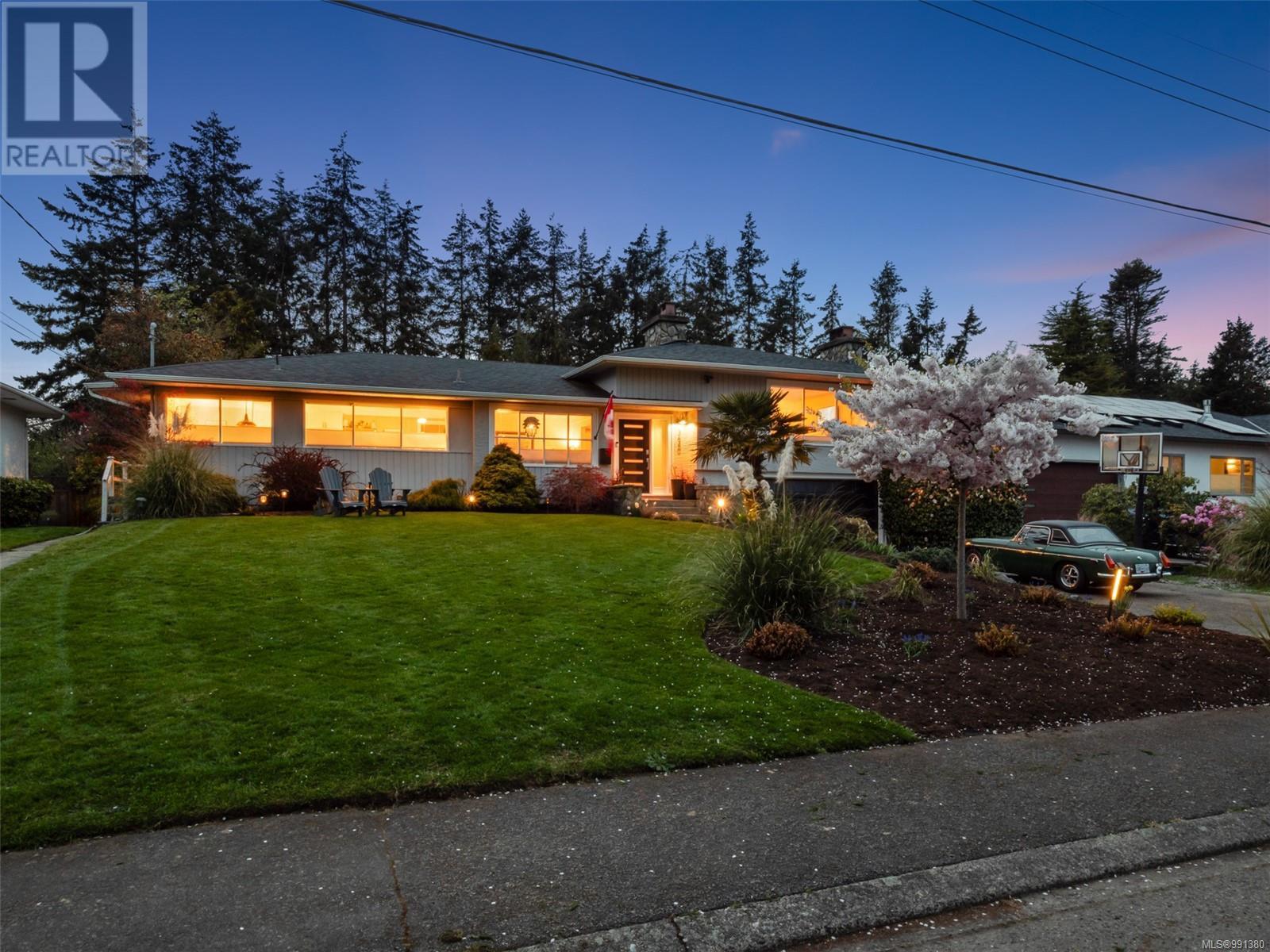 Photo 56 of 3640 Crestview Rd, Oak Bay BC