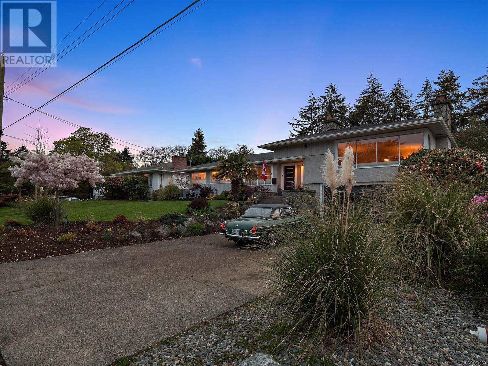 Photo 49 of 3640 Crestview Rd, Oak Bay BC