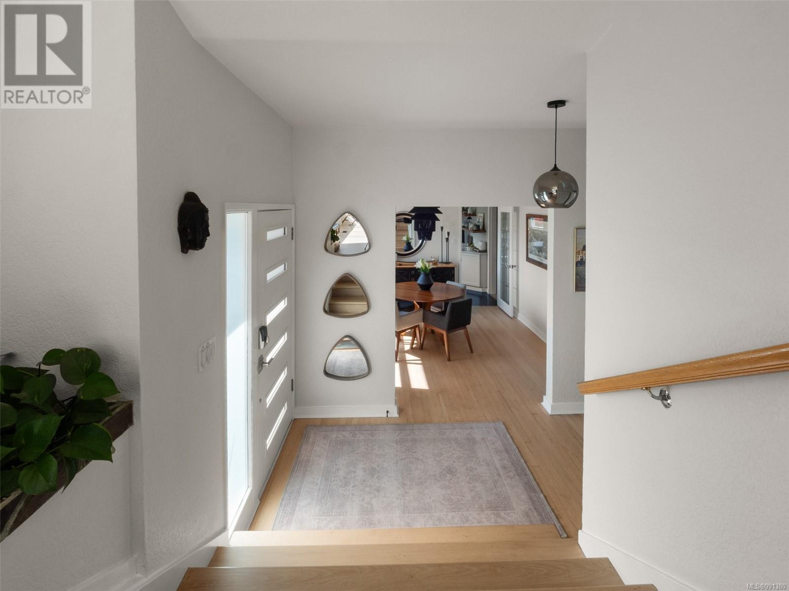 Photo 36 of 3640 Crestview Rd, Oak Bay BC