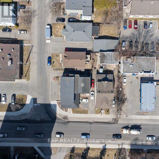 Photo 10 of 381 383 Montreal Road, Ottawa ON