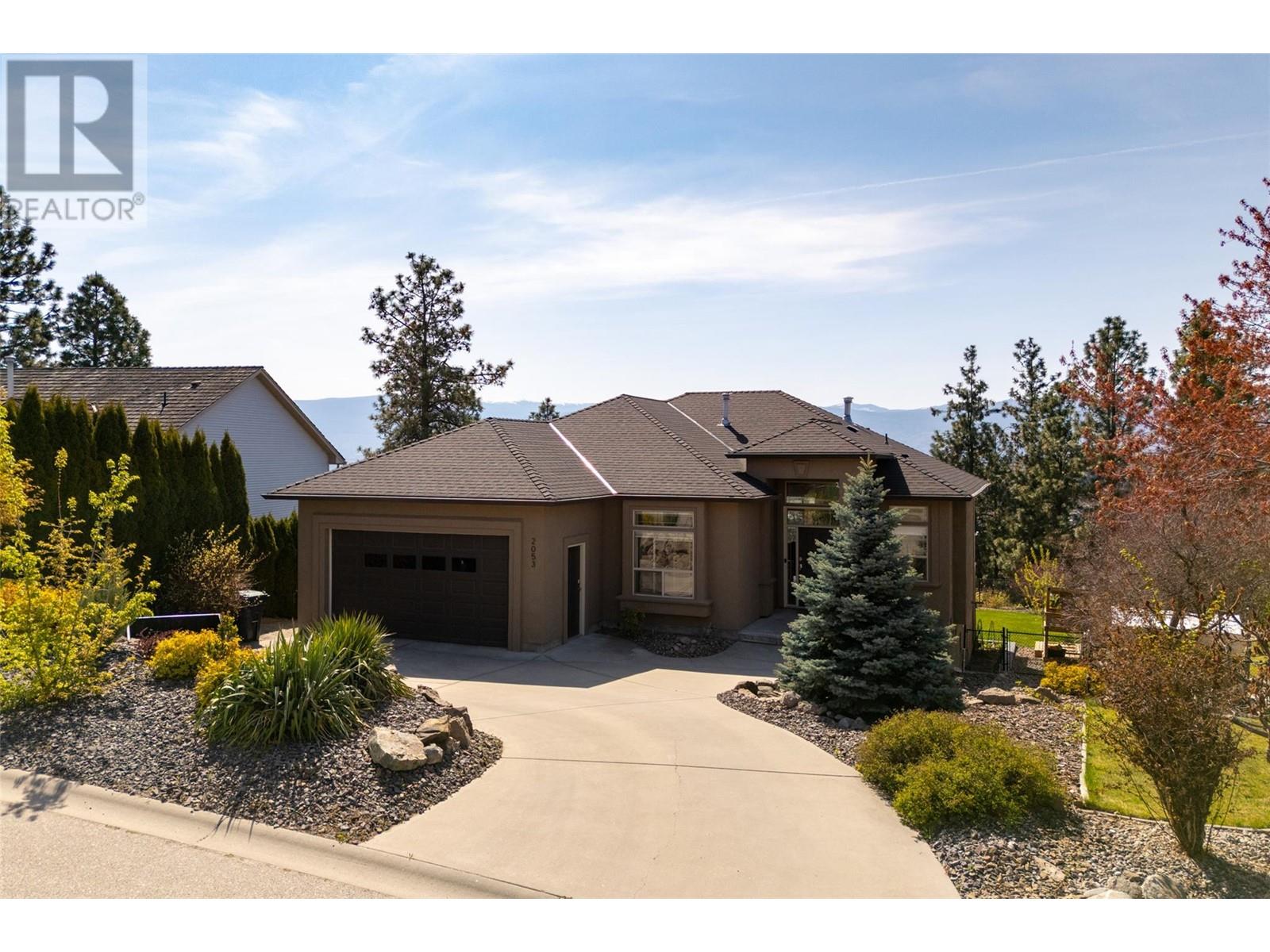 2053 Moonbeam Close, West Kelowna