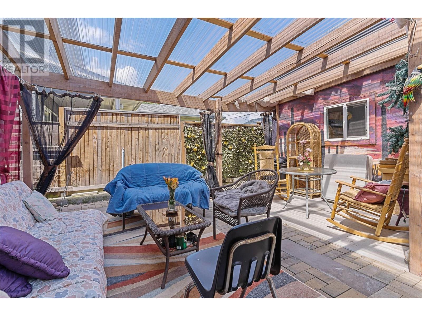731 REVELSTOKE Avenue, Penticton