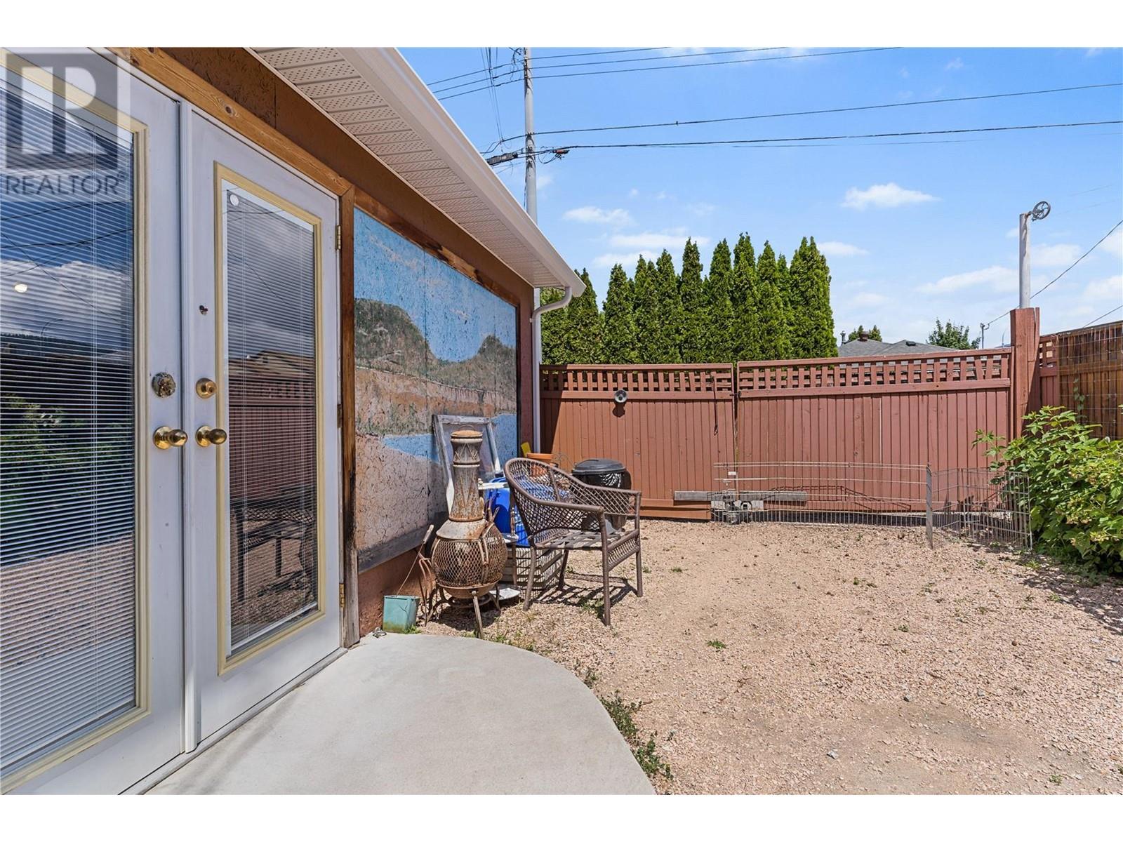731 REVELSTOKE Avenue, Penticton