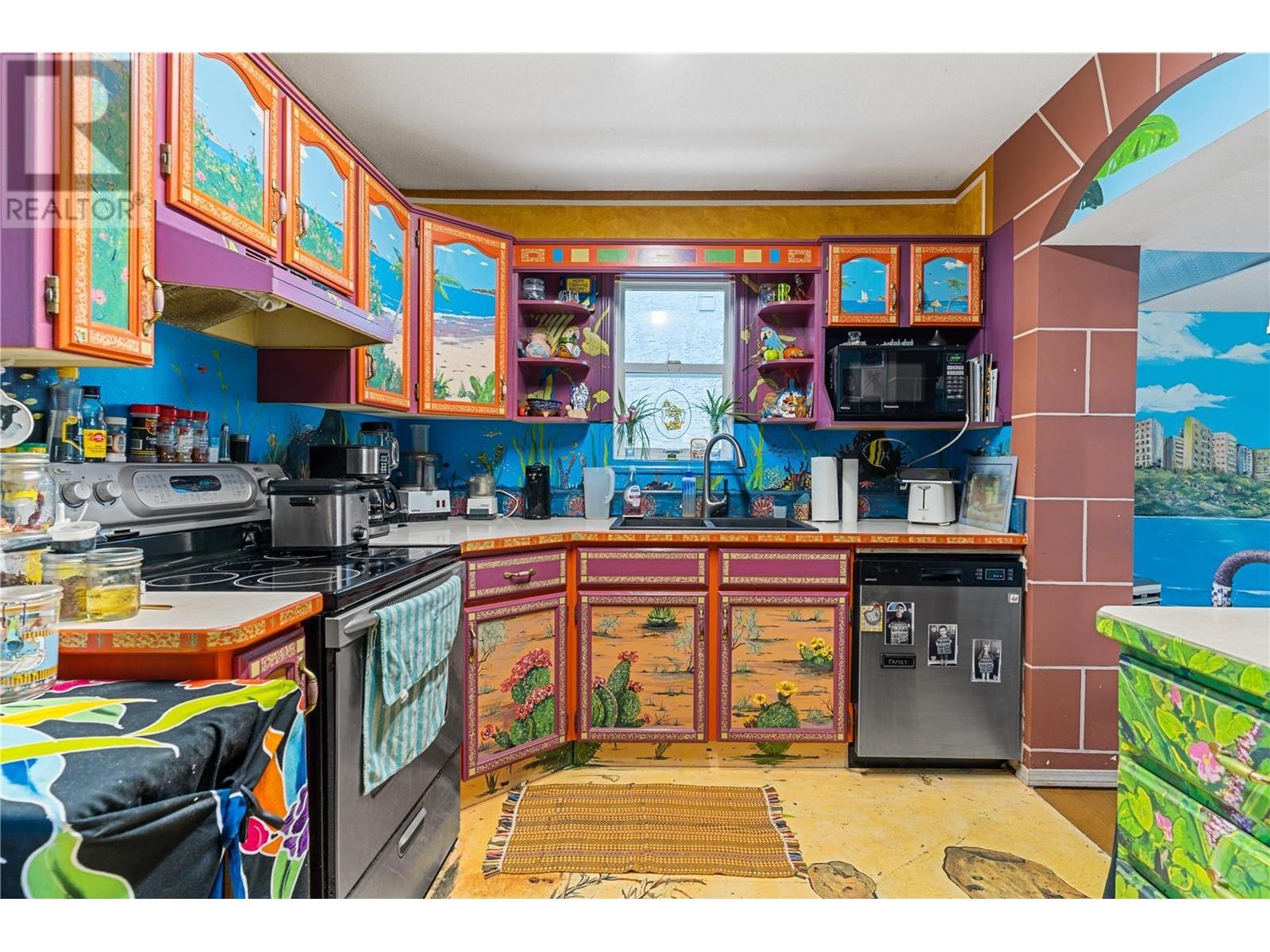 731 REVELSTOKE Avenue, Penticton