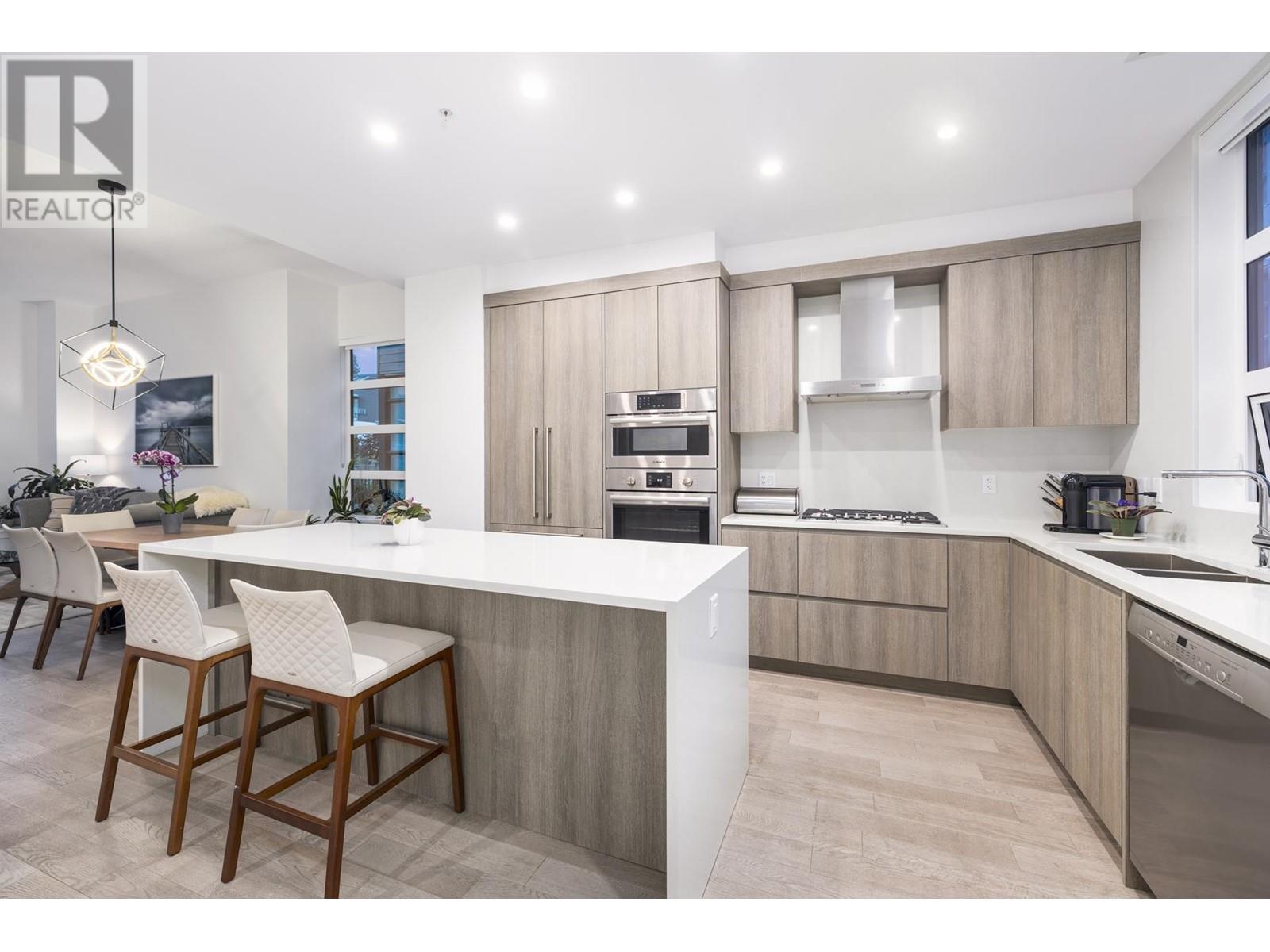 160 2060 CURLING ROAD, North Vancouver