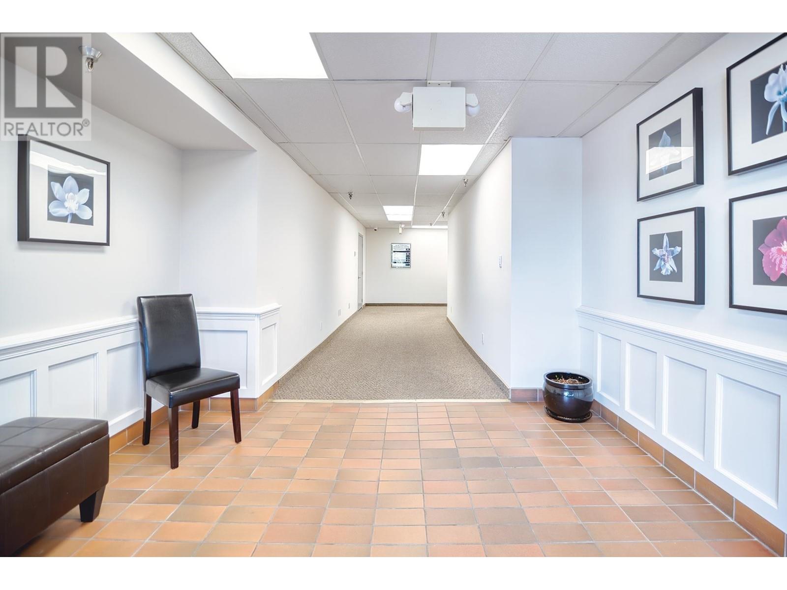 3 5477 WHARF AVENUE, Sechelt