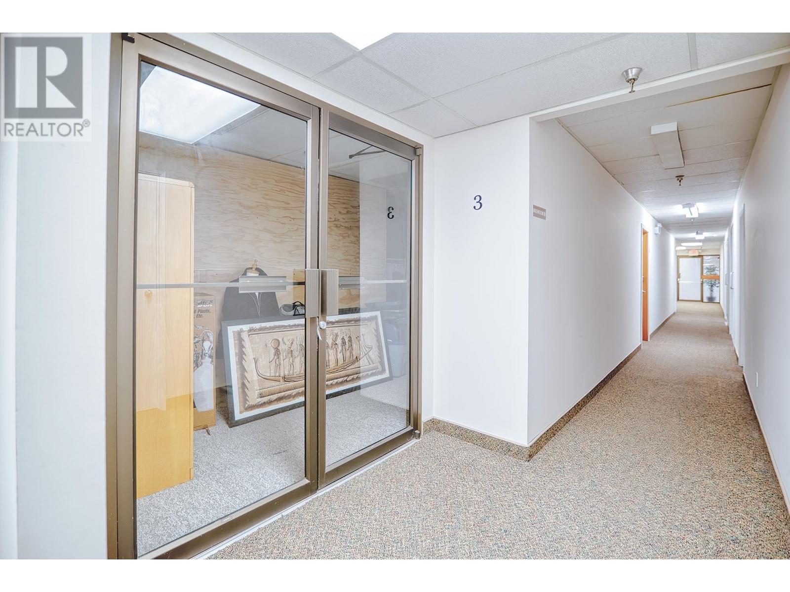 3 5477 WHARF AVENUE, Sechelt