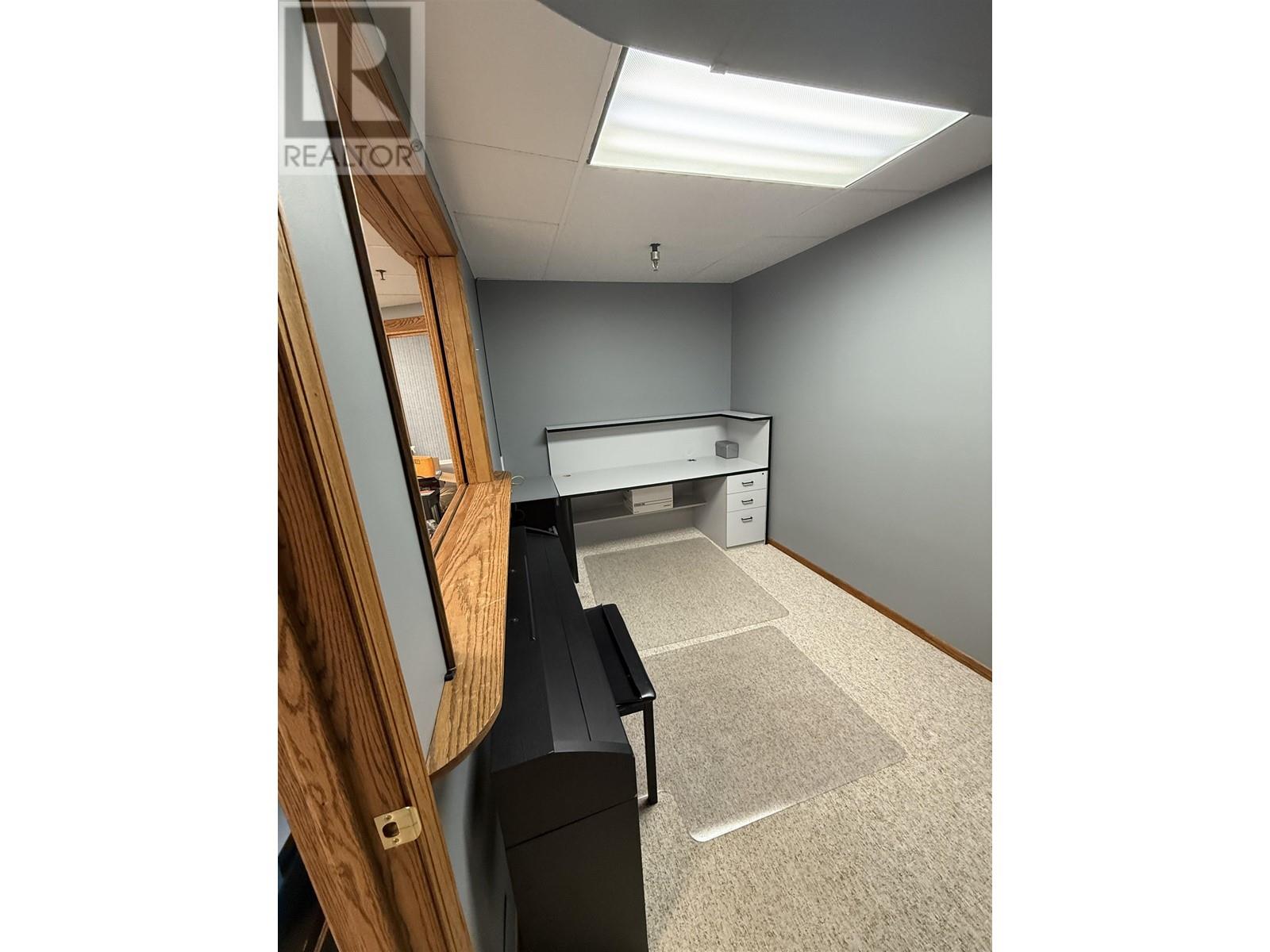 3 5477 WHARF AVENUE, Sechelt