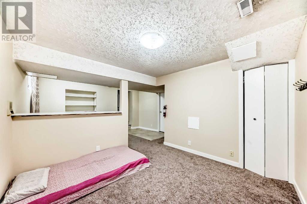 Single Family House 4 Level for Sale in  Whiteram Gate NE Whitehorn Calgary 