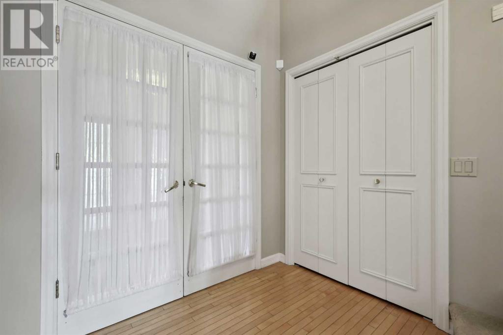 Single Family House for Sale in  Edcath Mews NW Edgemont Calgary 