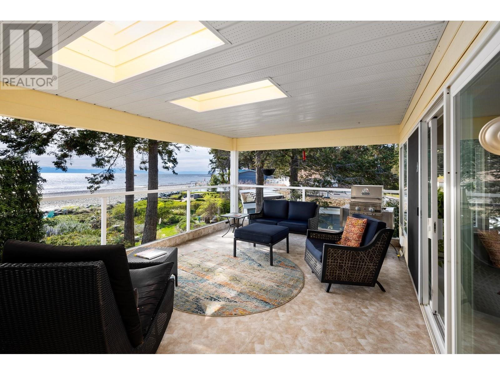 214 1585 FIELD ROAD, Sechelt