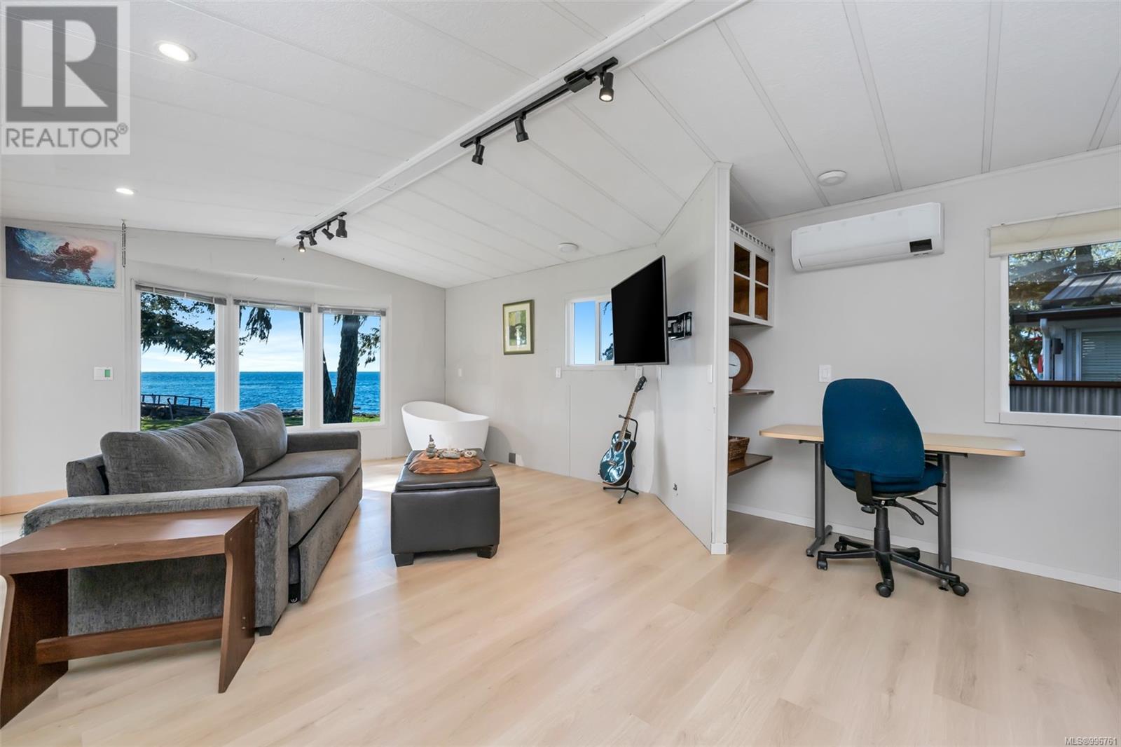 23 7871 West Coast Rd, Sooke