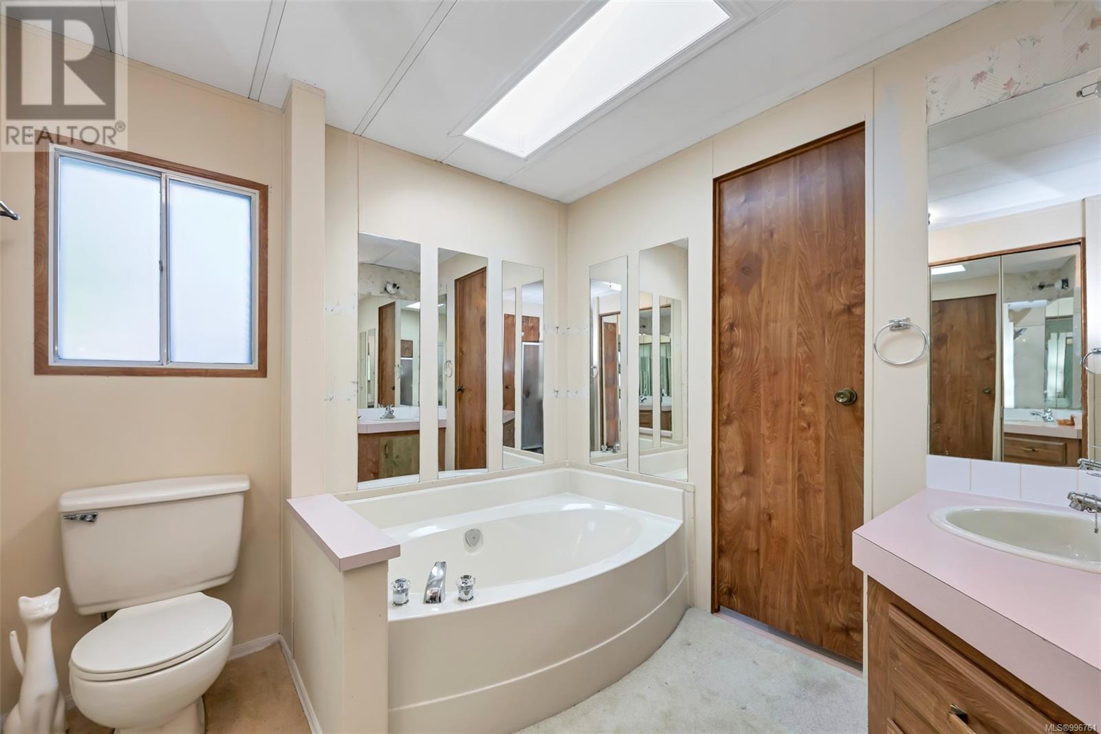 23 7871 West Coast Rd, Sooke