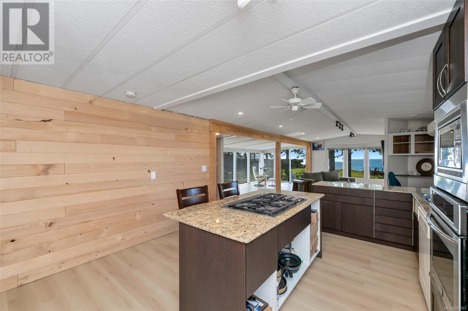 23 7871 West Coast Rd, Sooke