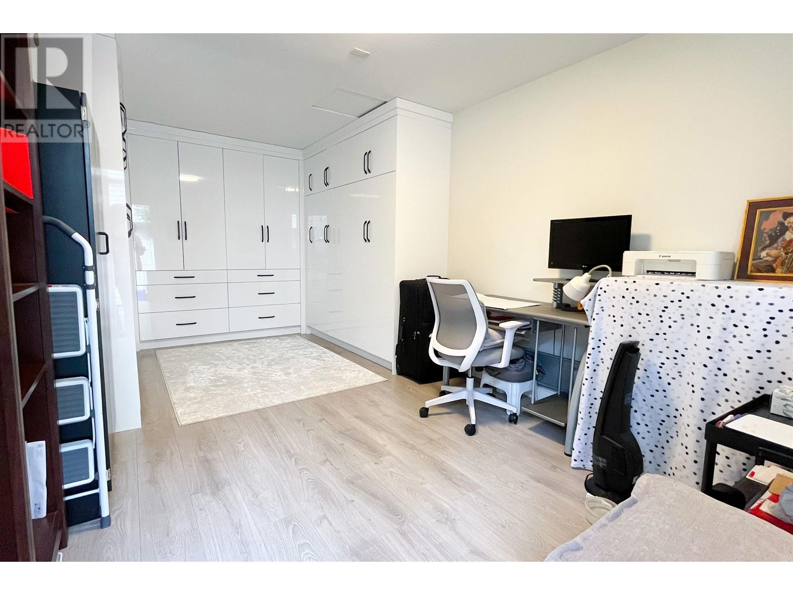 5422 NORFOLK STREET, Burnaby