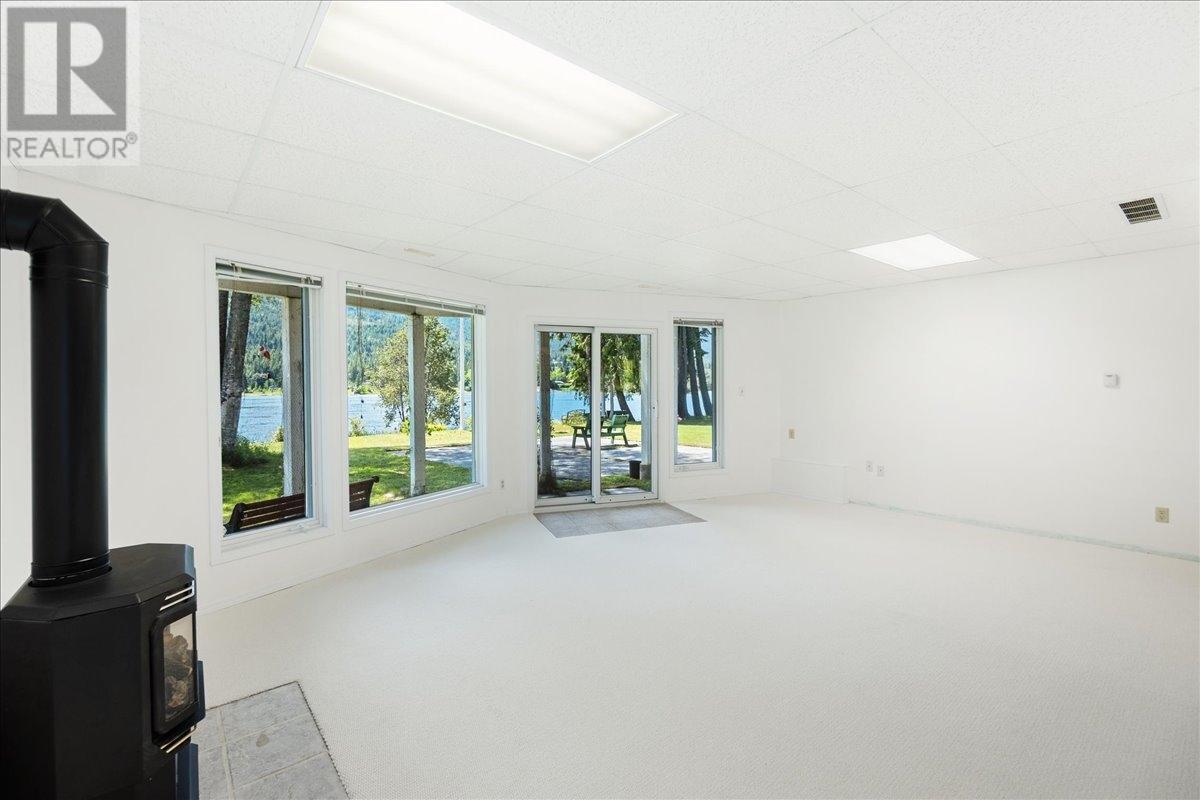 7620 3A Highway, Balfour