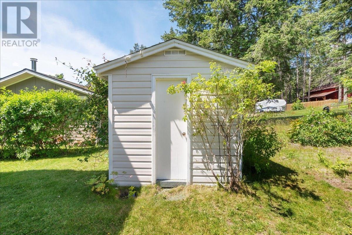 7620 3A Highway, Balfour