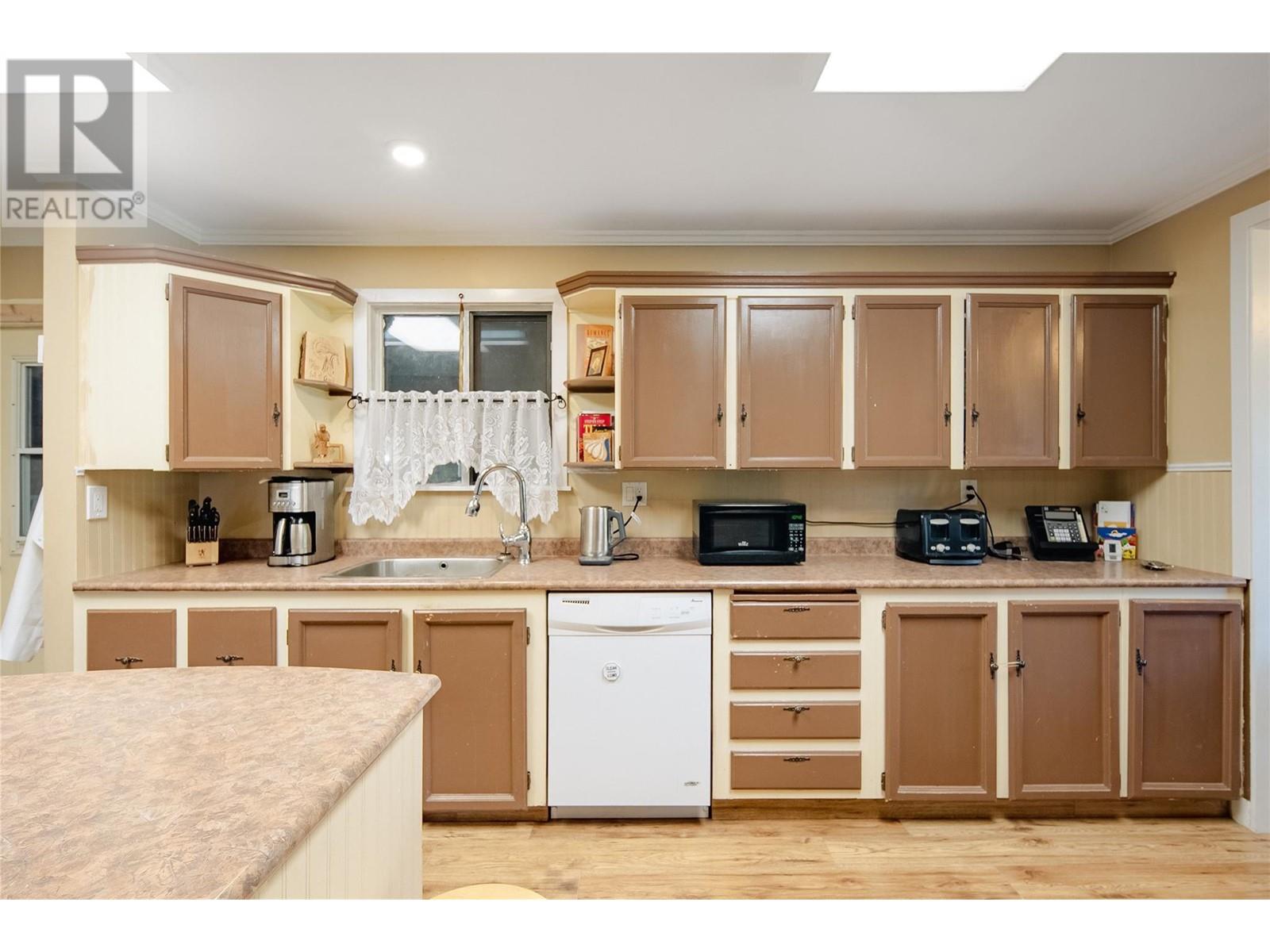 4816 South Grandview Flats Road, Armstrong