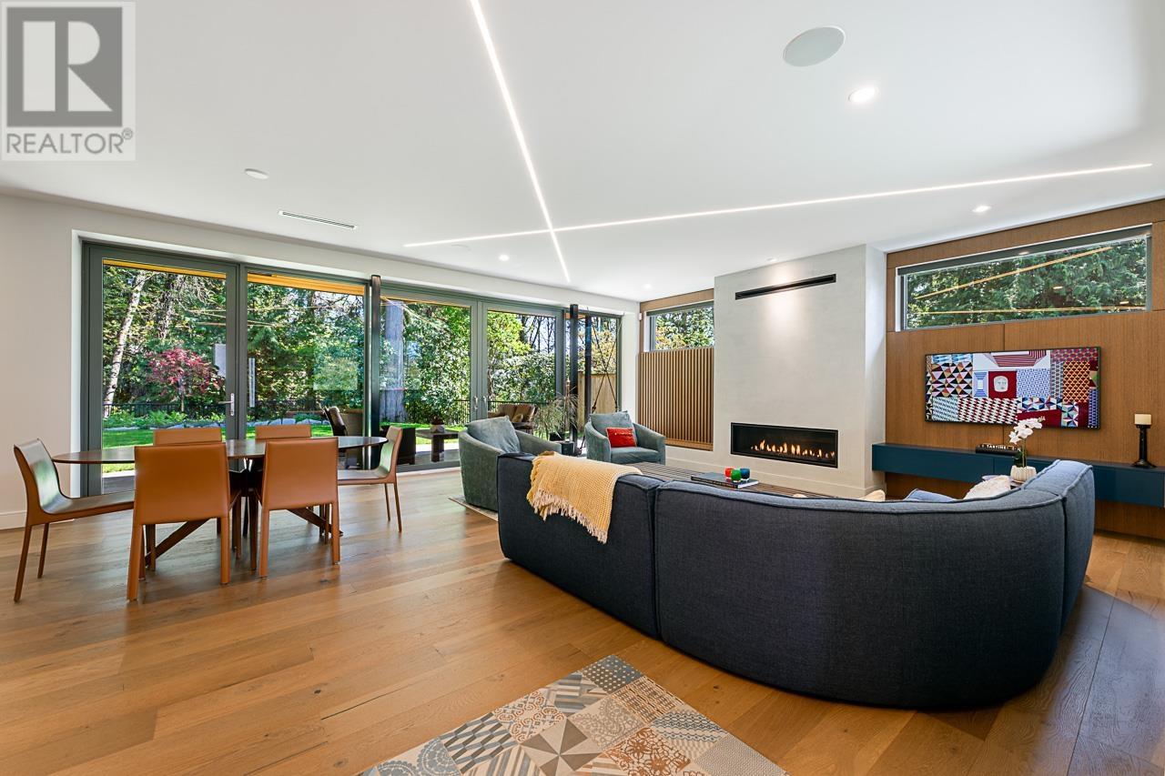 670 ST. IVES CRESCENT, North Vancouver