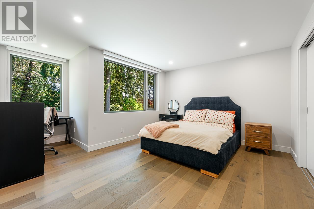 670 ST. IVES CRESCENT, North Vancouver