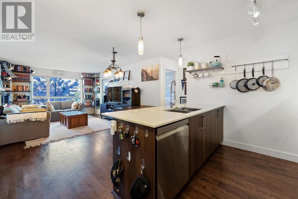 213 7058 14TH AVENUE, Burnaby