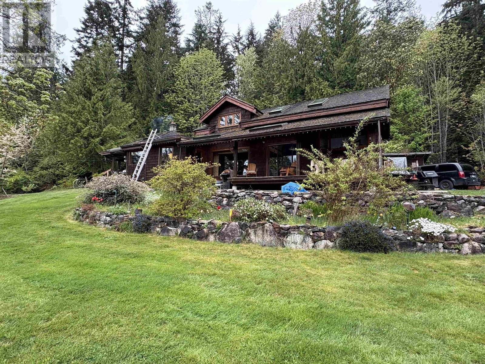 5768 SUTHERLAND ROAD, Halfmoon Bay