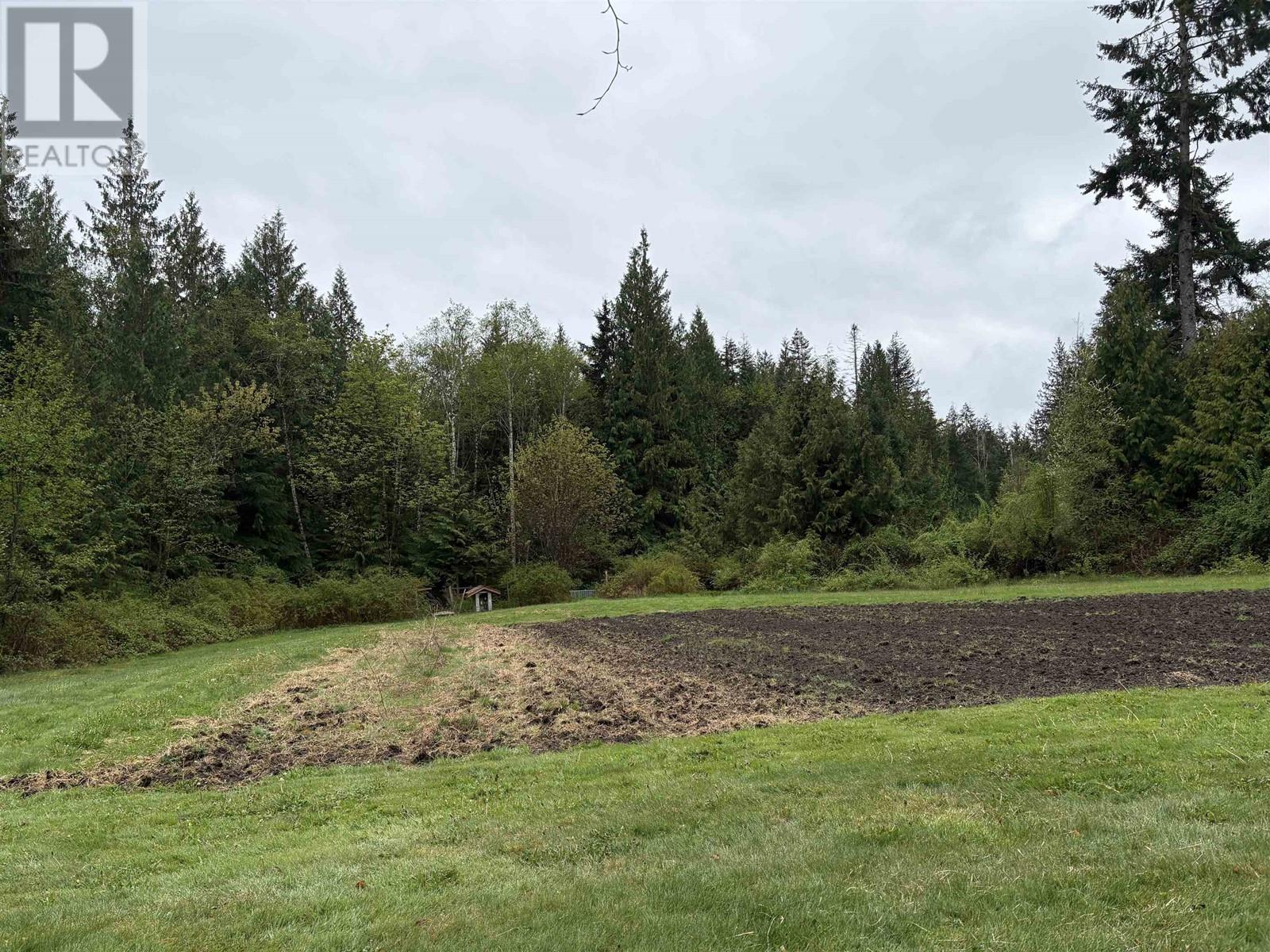 5768 SUTHERLAND ROAD, Halfmoon Bay