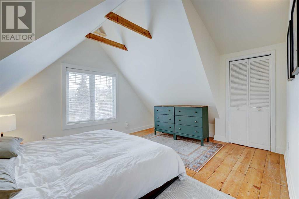 Single Family House for Sale in   Avenue NW West Hillhurst Calgary 