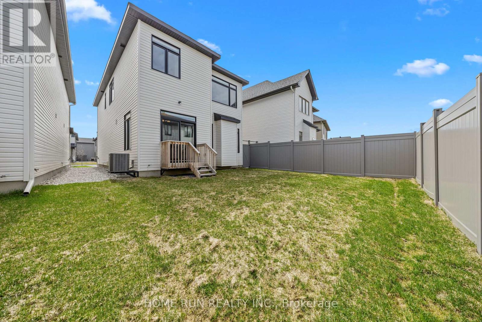 Photo 8 of 909 Beckton Heights, Ottawa ON