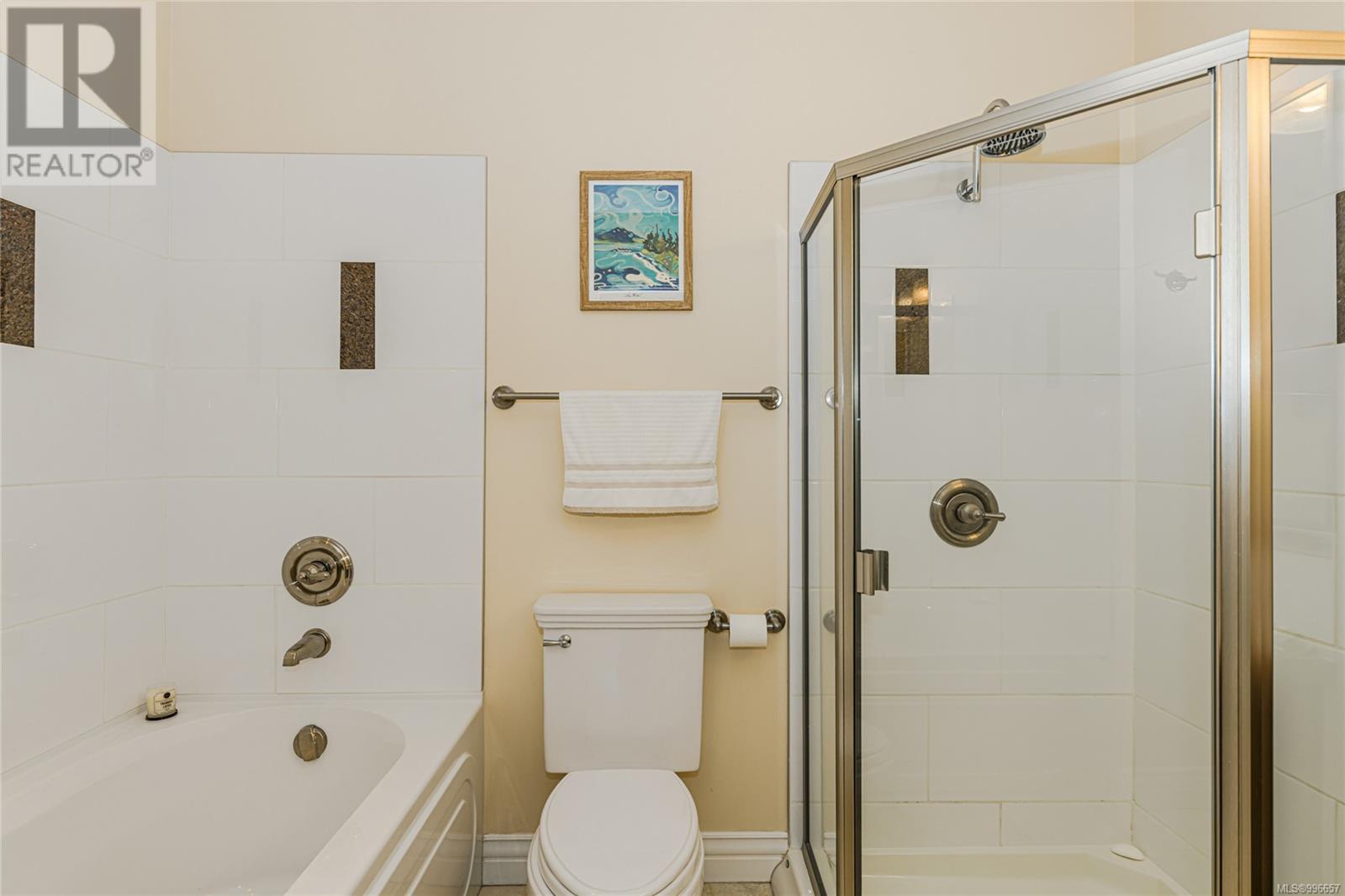 411 1335 Bear Mountain Parkway, Langford