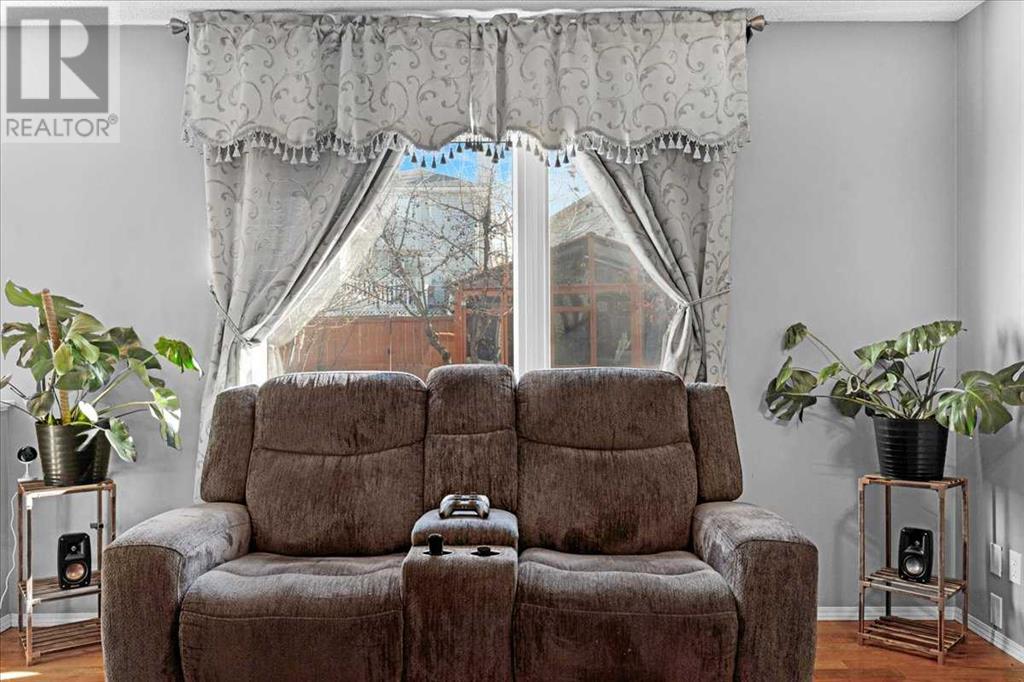 Single Family House for Sale in  Shawbrooke Close SW Shawnessy Calgary 
