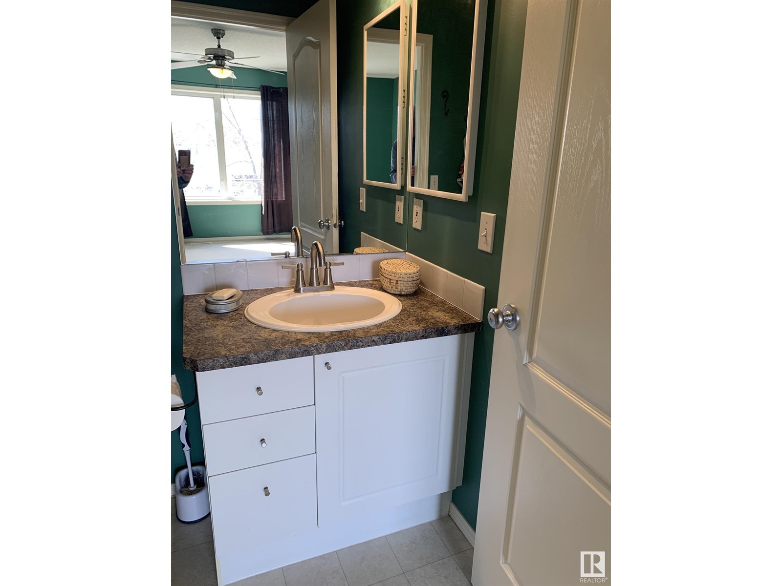 Single Family House for Sale in  Arbour Meadows CL NW Calgary 