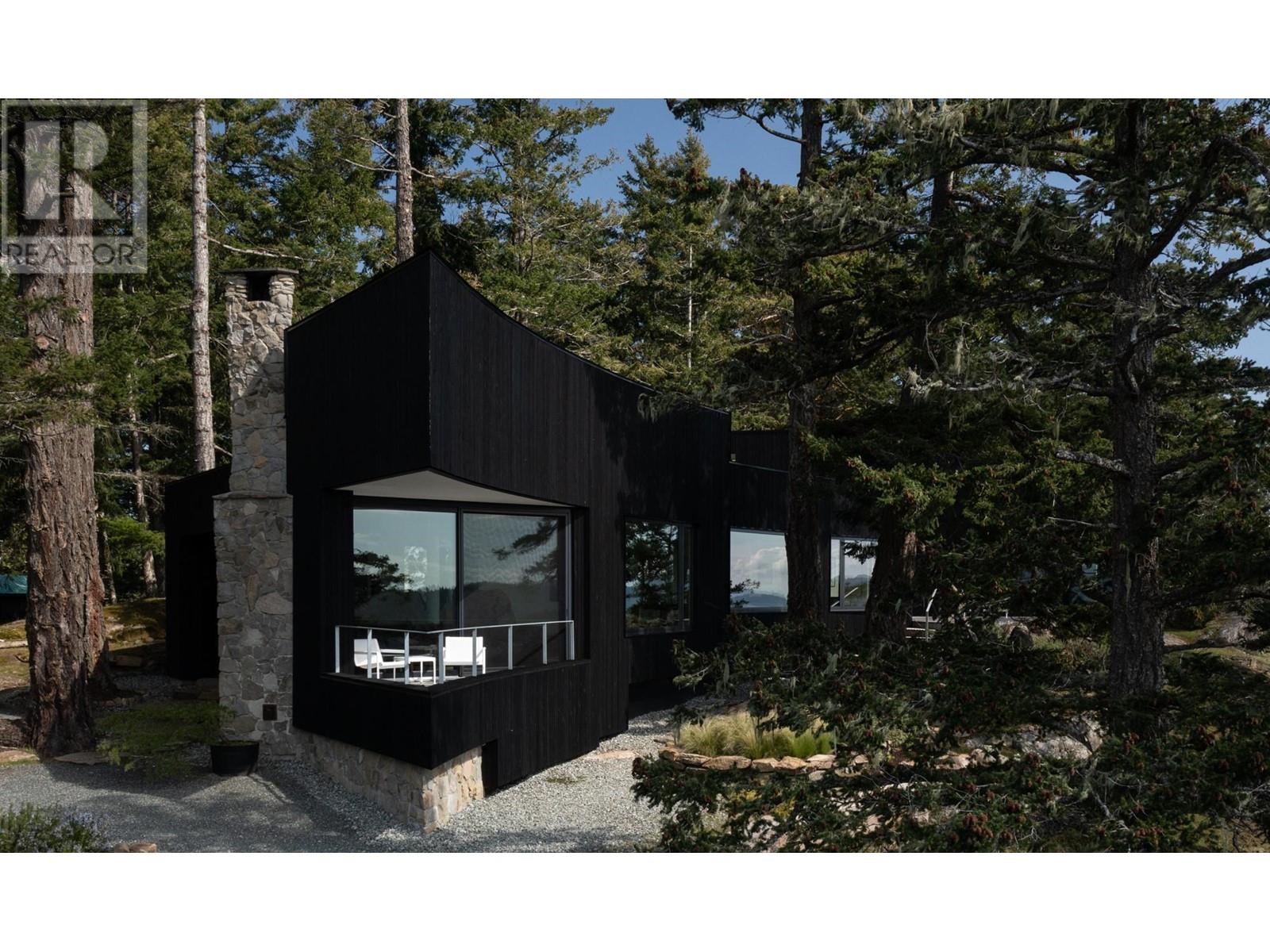630 TINKER ROAD, Mayne Island