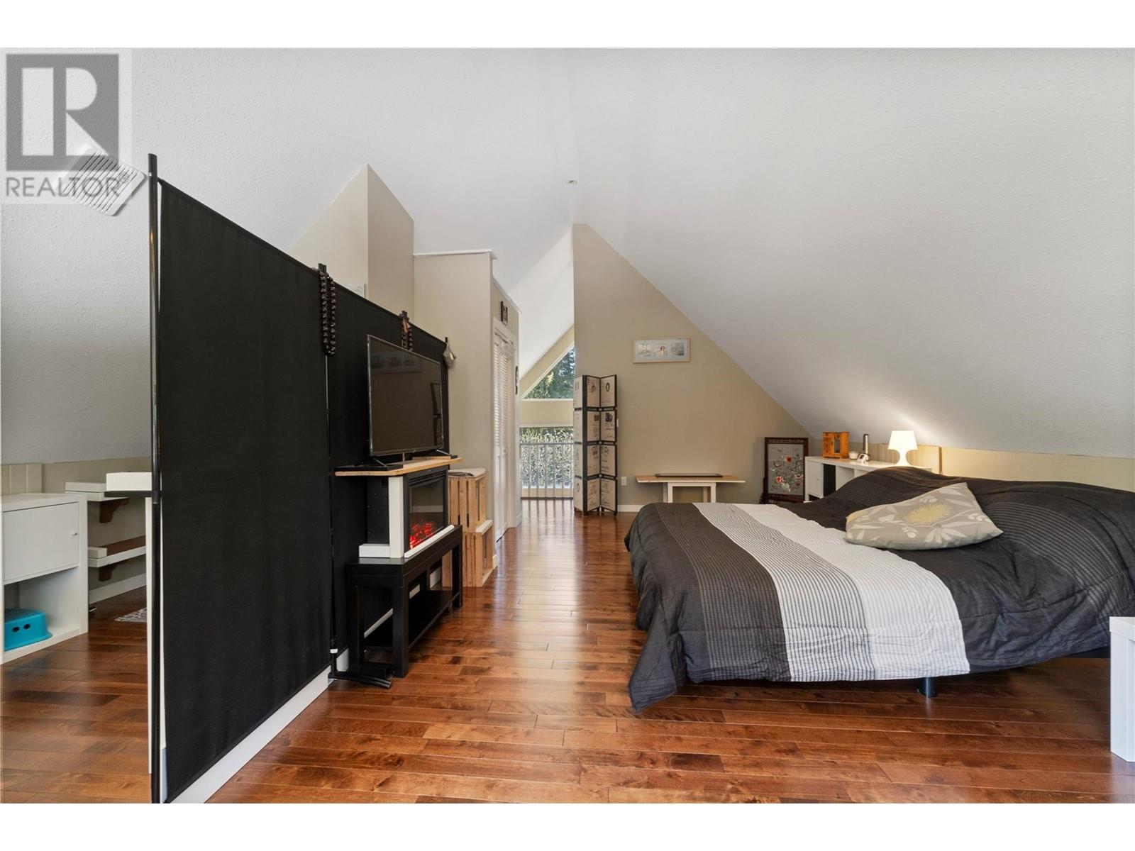  2618 Centennial Drive, Blind Bay