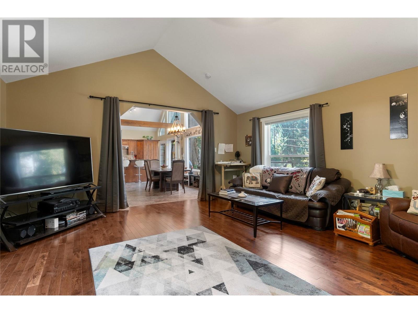  2618 Centennial Drive, Blind Bay