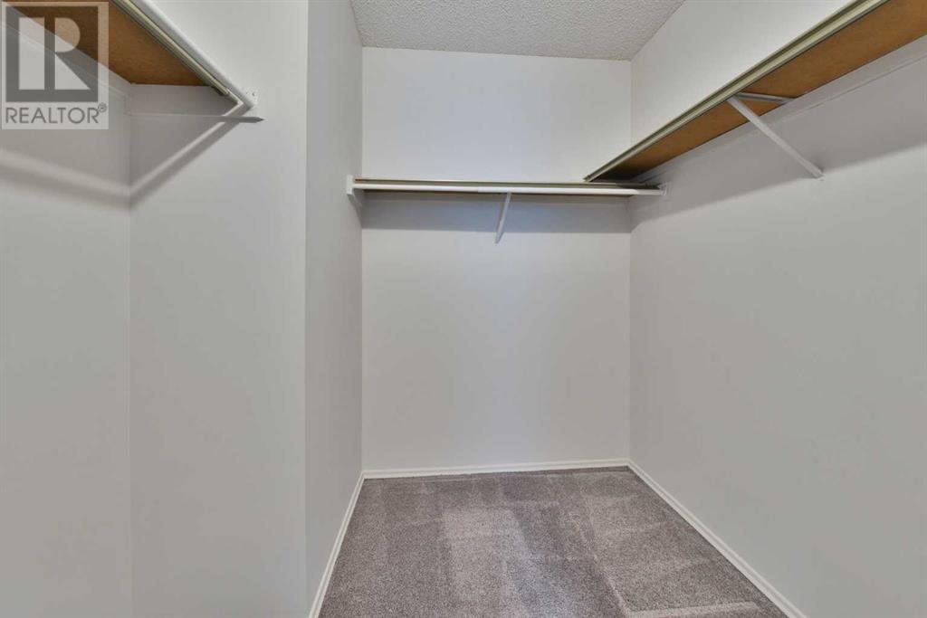 Single Family House for Sale in   Southampton Drive SW Southwood Calgary 