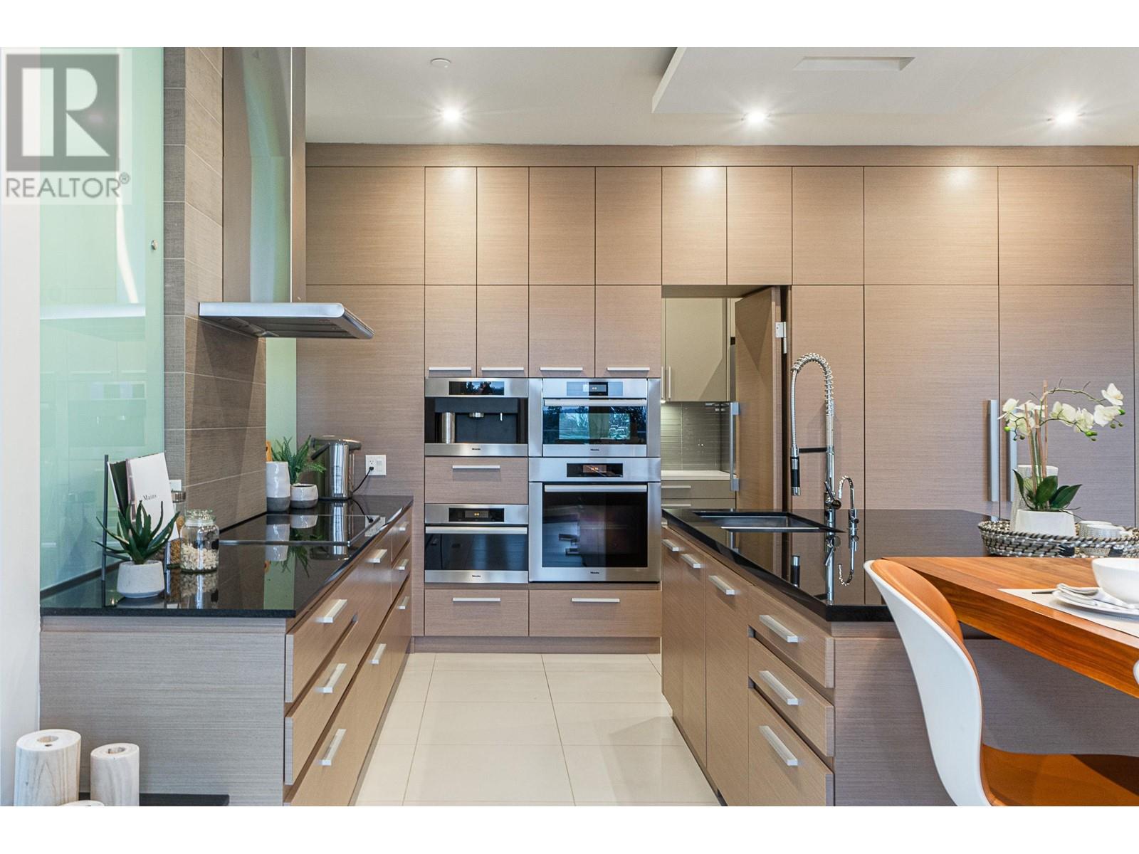 720 PARKSIDE ROAD, West Vancouver real estate listing R2950902