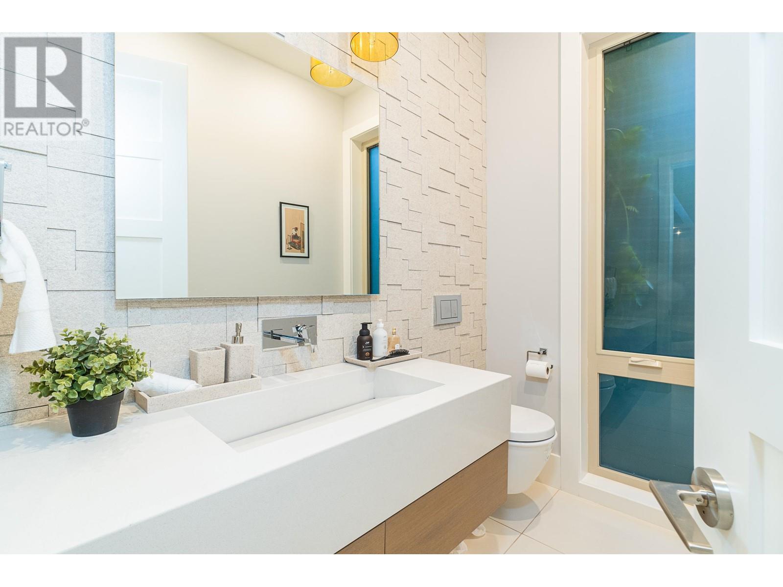720 PARKSIDE ROAD, West Vancouver real estate listing R2950902