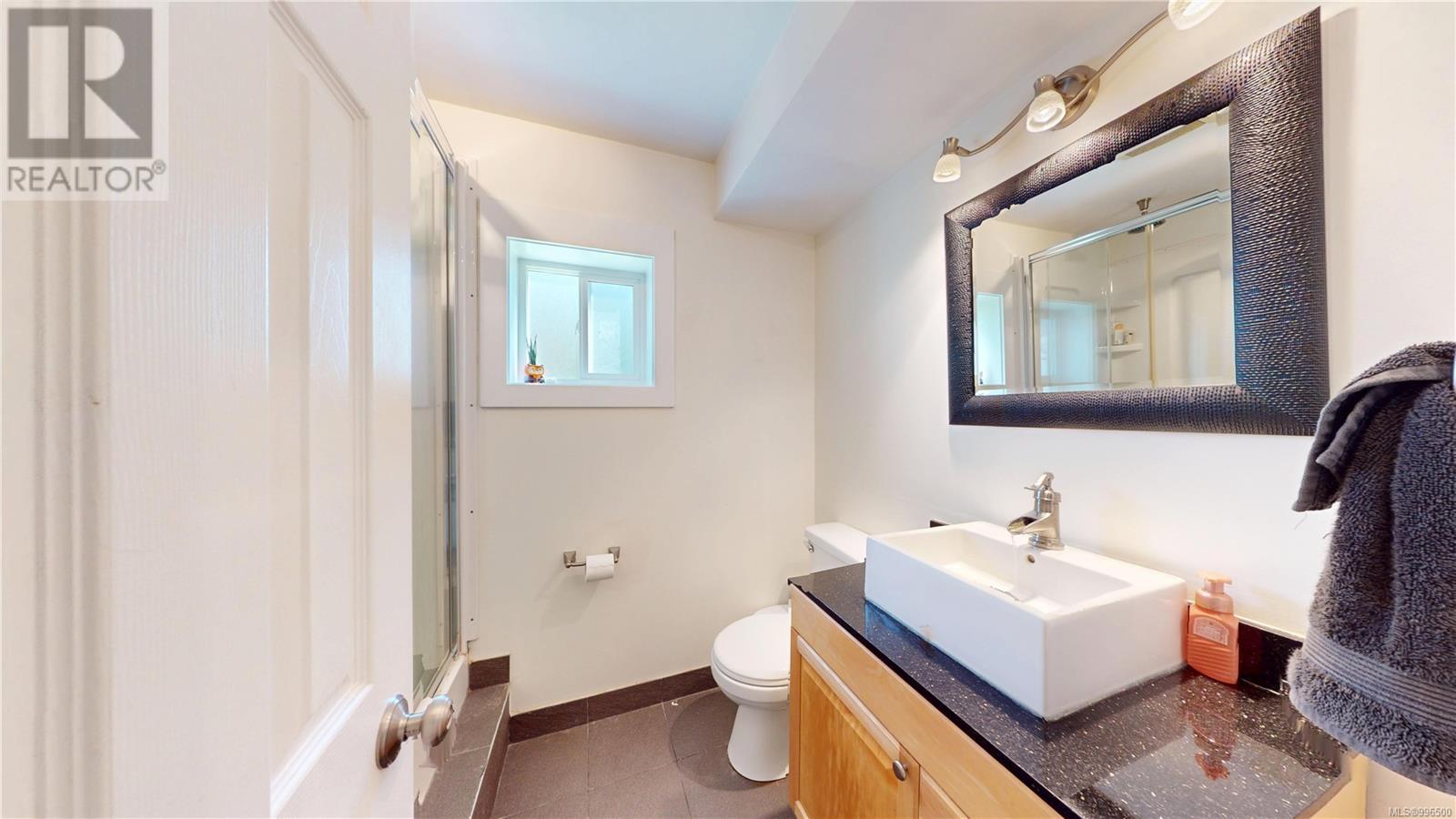  1009 Ridgeway Place, Saanich