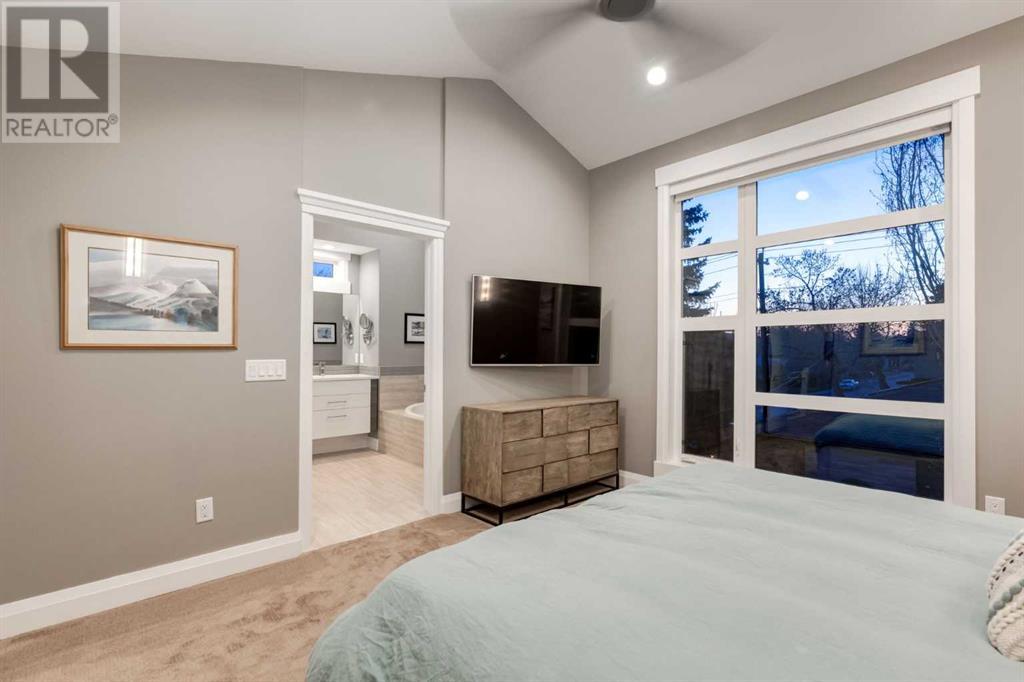 Single Family House for Sale in   Avenue NW Parkdale Calgary 